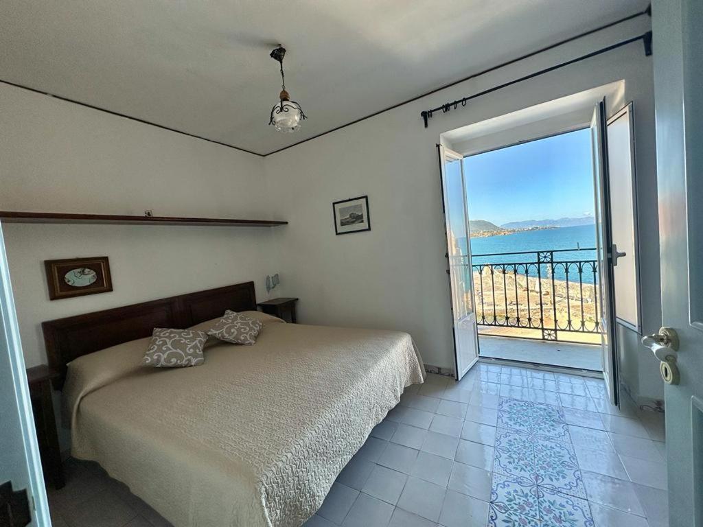 Molo Sea View Apartment Чефалу Экстерьер фото